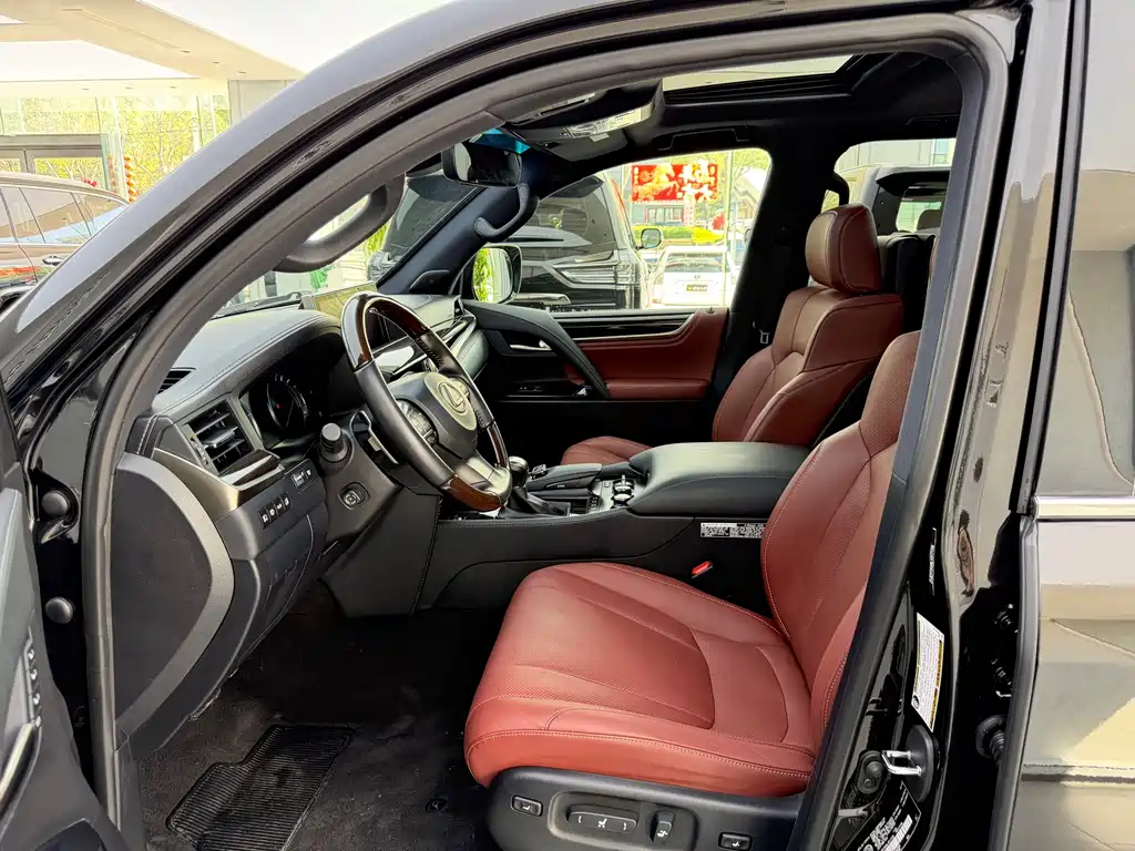 Lexus LX 570 Canada Spec