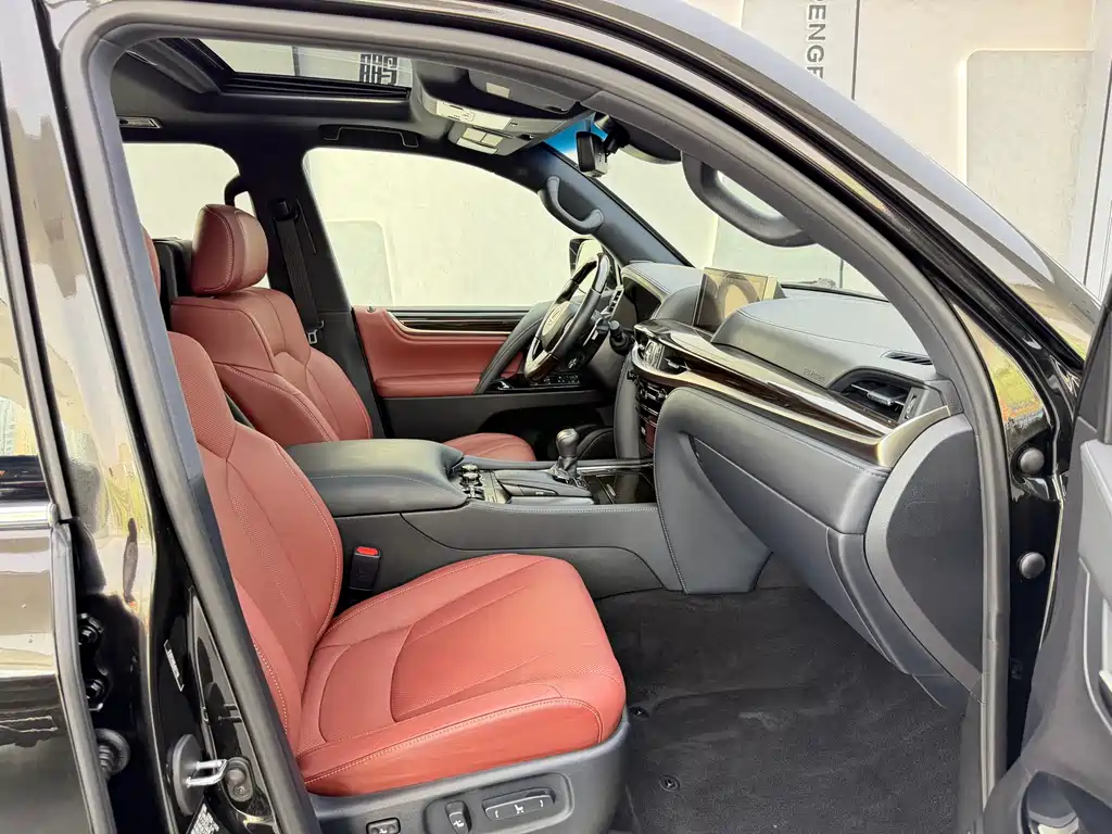 Lexus LX 570 Canada Spec