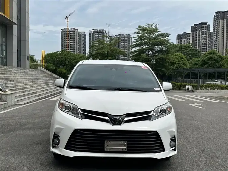 Toyota SIENNA 3.5 L US Spec