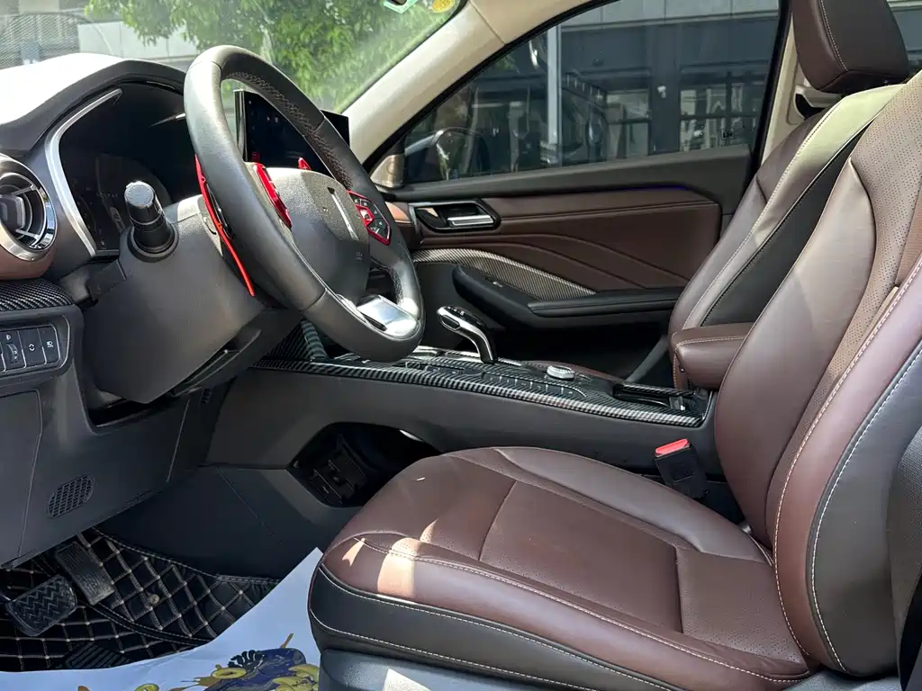 WEY VV6 2.0 T 2 WD Smart Enjoyment +