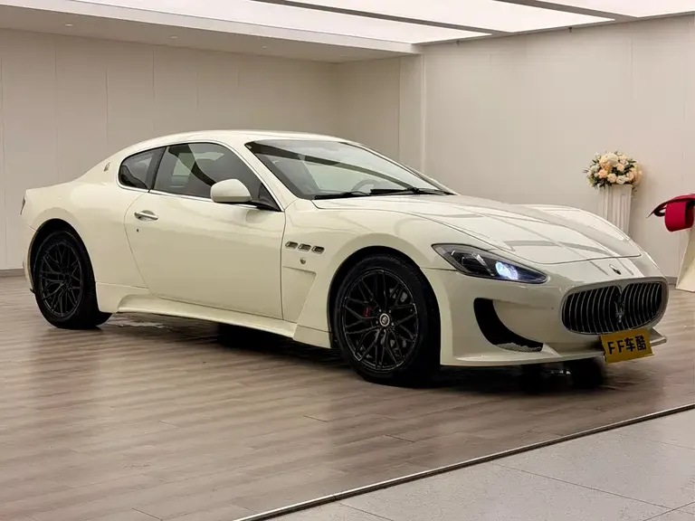 Maserati GranTurismo 4.2 L Auto