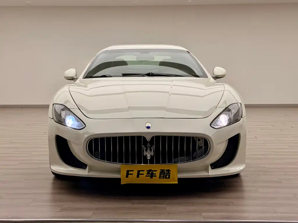 GranTurismo 4.2 L Auto