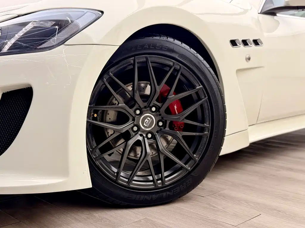 GranTurismo 4.2 L Auto