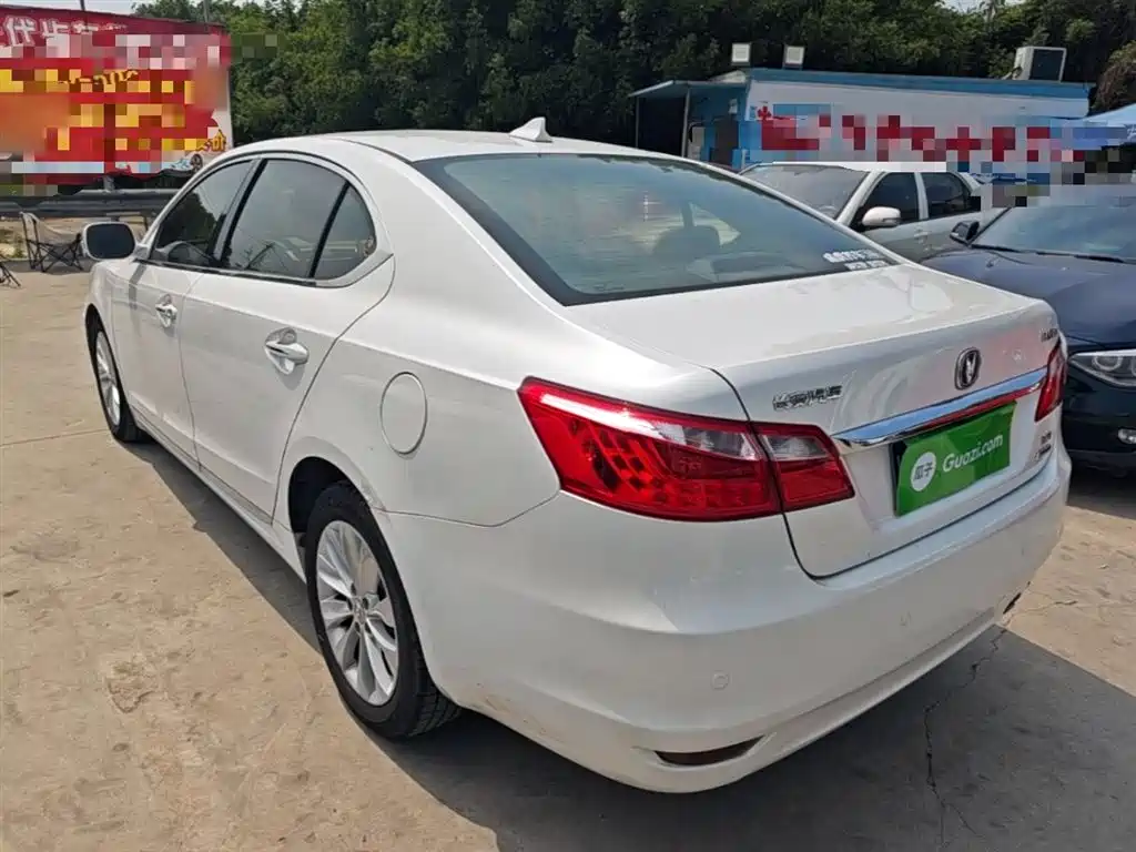 Raeton 1.8 T Auto Distinguished Anniversary CN-IV