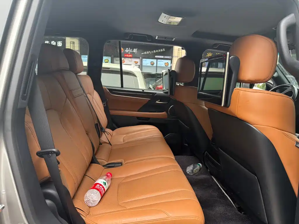 Lexus LX 570 Middle East