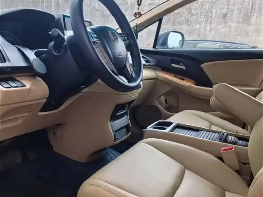 Odyssey 2.4 L Luxury