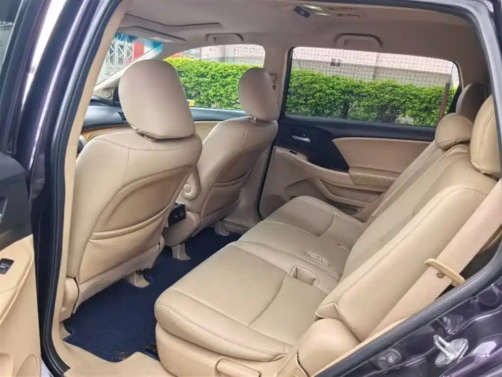 Odyssey 2.4 L Luxury