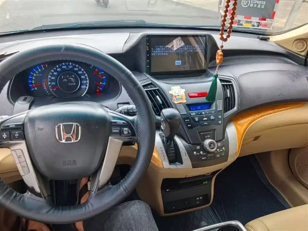 Odyssey 2.4 L Luxury