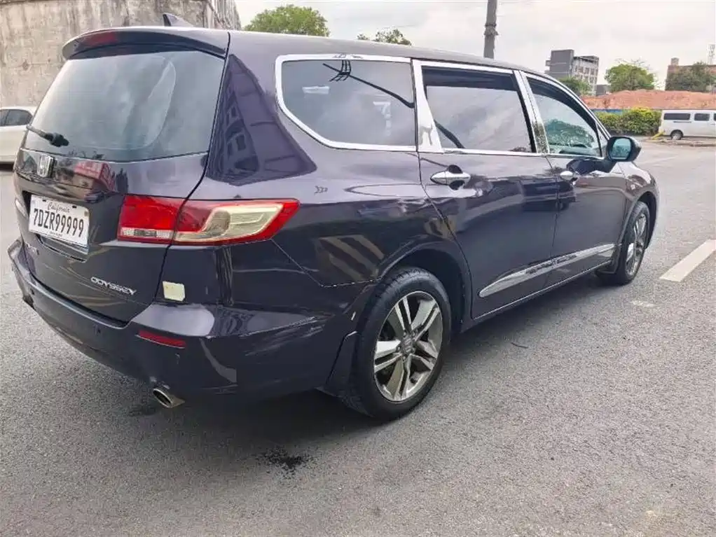 Odyssey 2.4 L Luxury