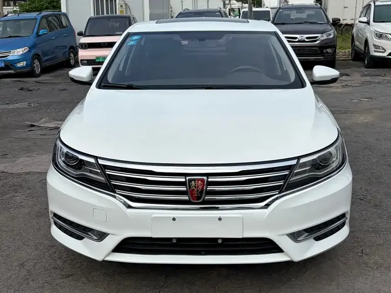 Roewe i6 Classic 20 T Auto Internet Smart Enjoyment
