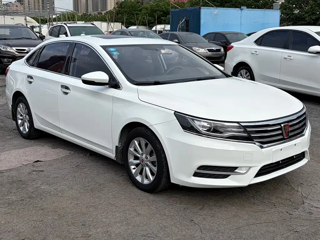 Roewe i6 Classic 20 T Auto Internet Smart Enjoyment