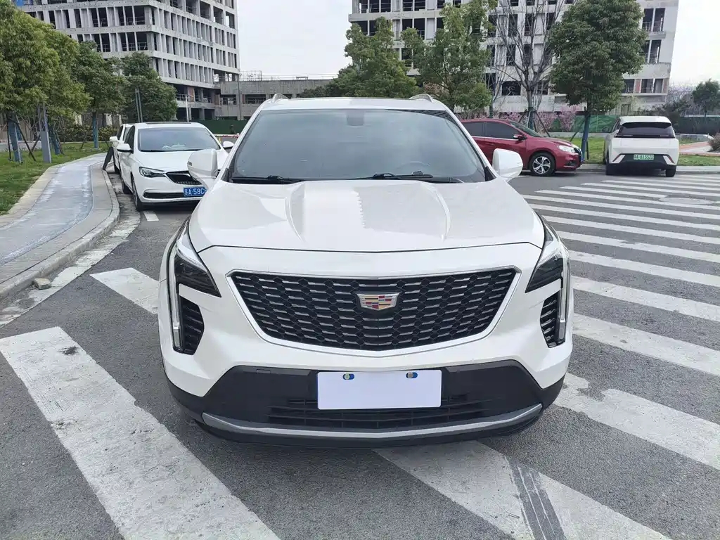 Cadillac XT4 28 T 2 WD Leading