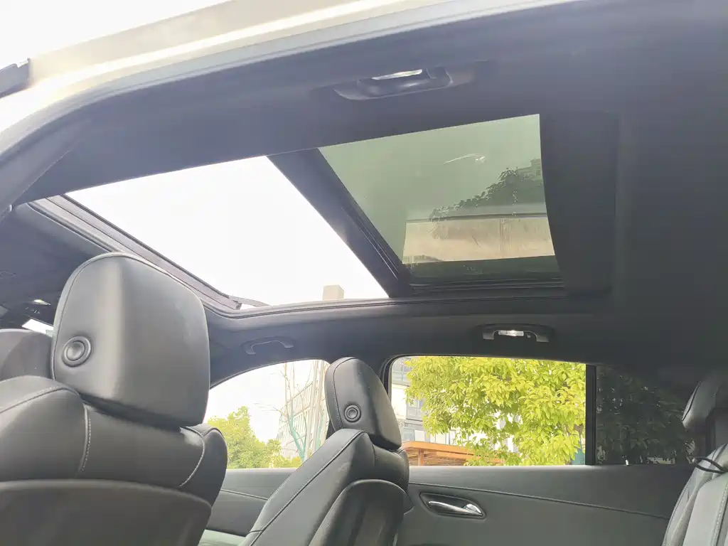 Cadillac XT4 28 T 2 WD Leading