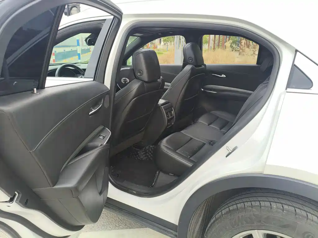 Cadillac XT4 28 T 2 WD Leading
