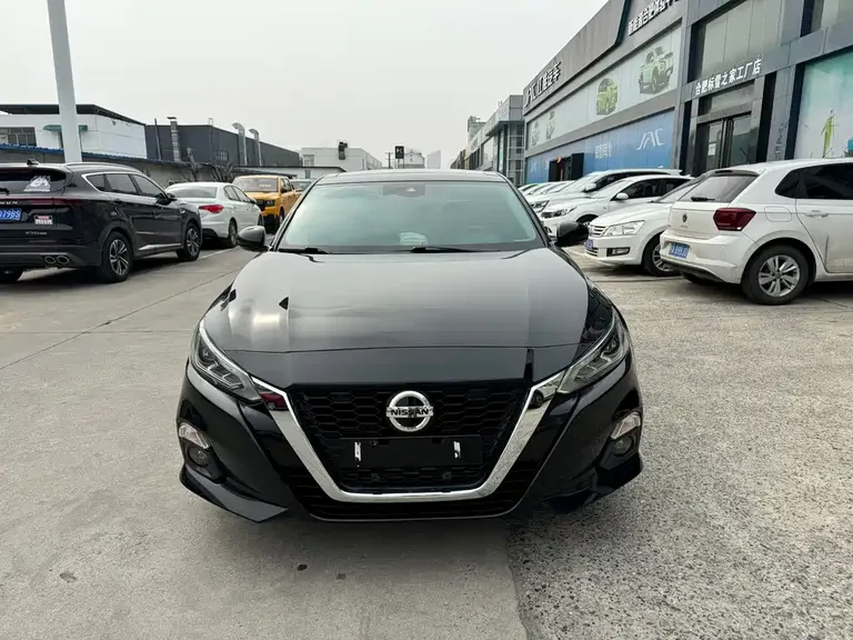 Nissan Teana Facelift 2.0 T XL Upper AD1 Smart Enjoyment Navigator