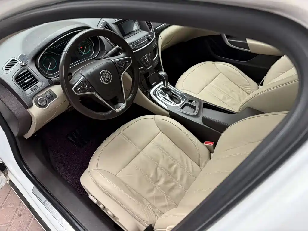 Regal 2.0 L Elite Fashion