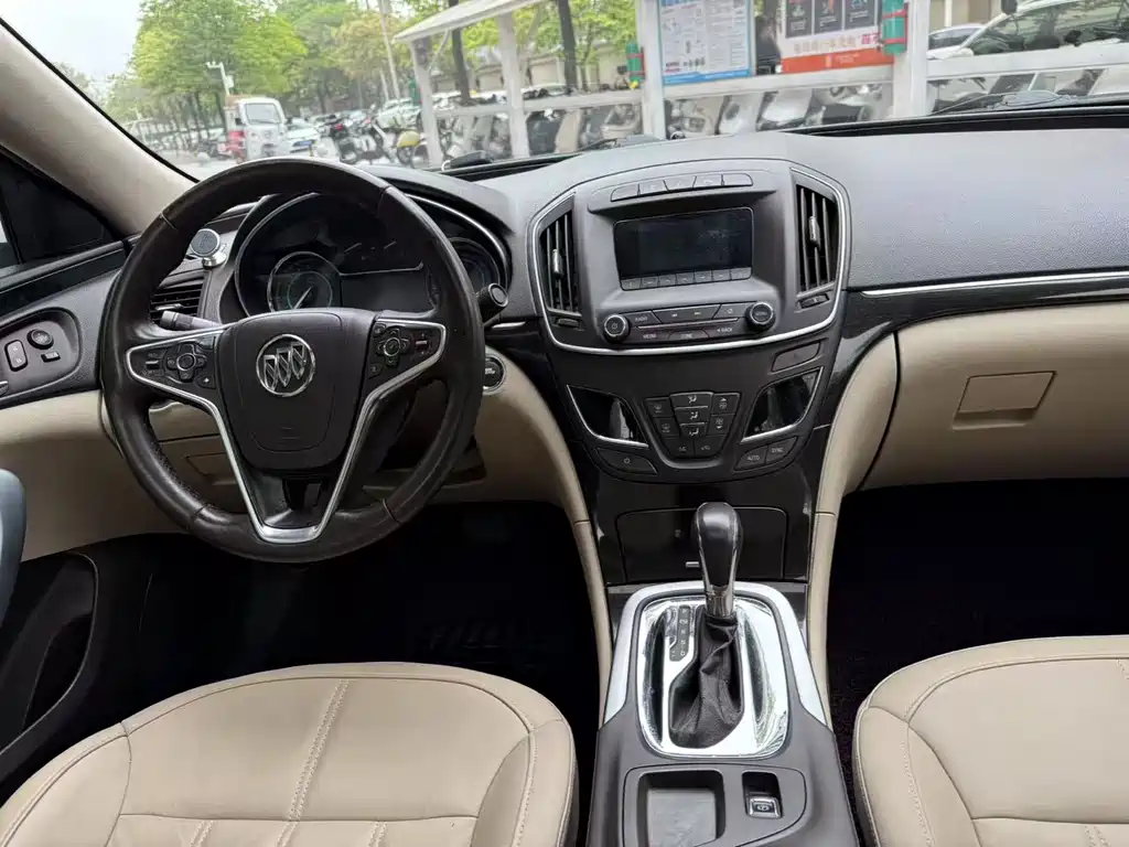 Regal 2.0 L Elite Fashion