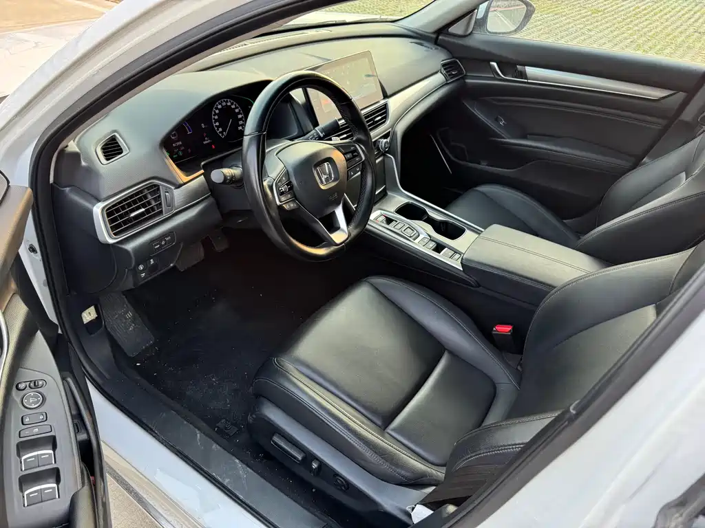 Accord Sharp· Hybrid 2.0 L Sharp Leading