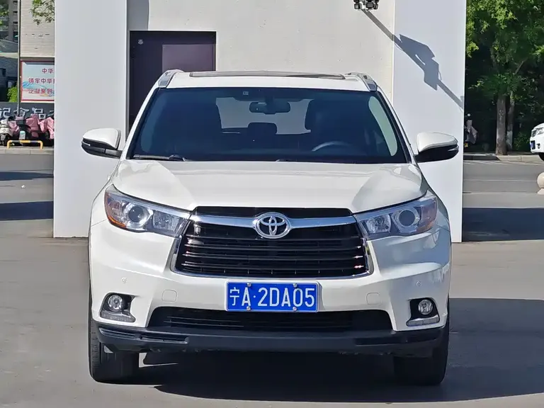 Toyota Highlander 2.0 T 4 WD Luxury 7-seat
