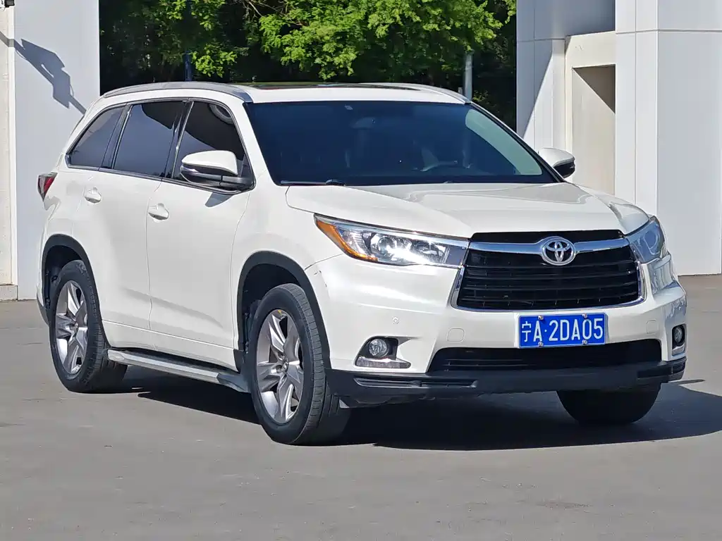 Highlander 2.0 T 4 WD Luxury 7-seat