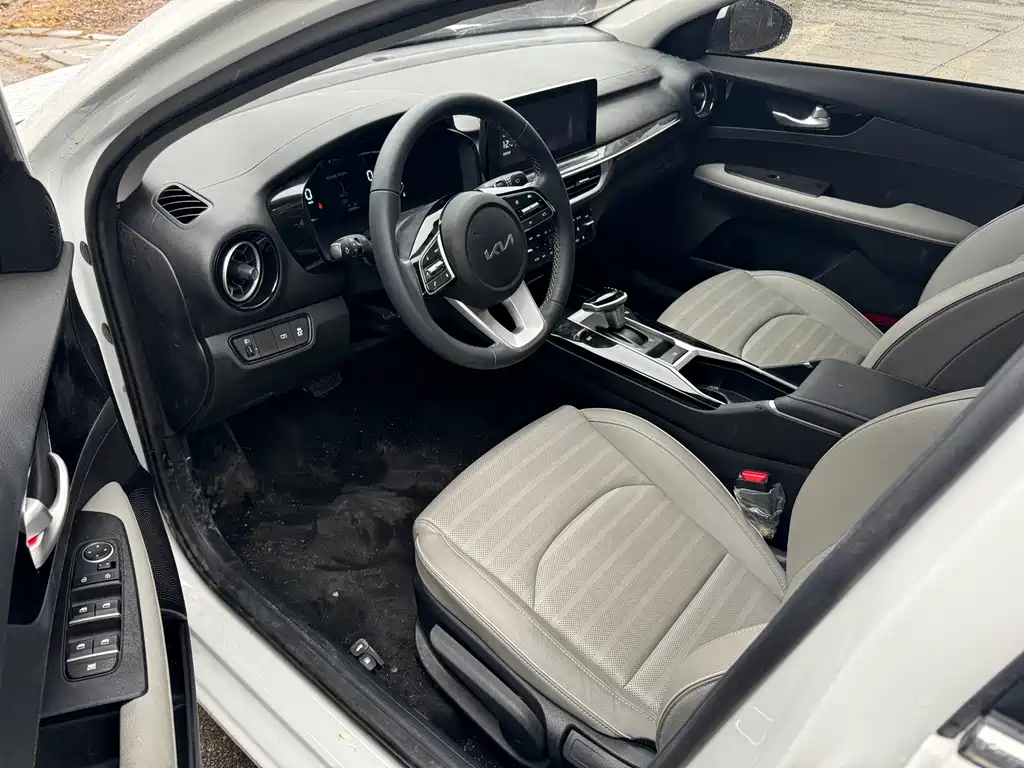 Kia K3 起亚K3 2023款 1.5 L CVT舒适版