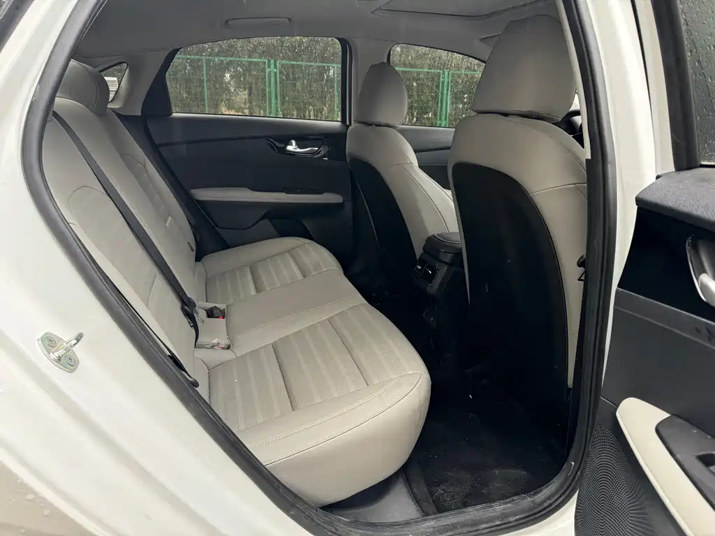 Kia K3 起亚K3 2023款 1.5 L CVT舒适版