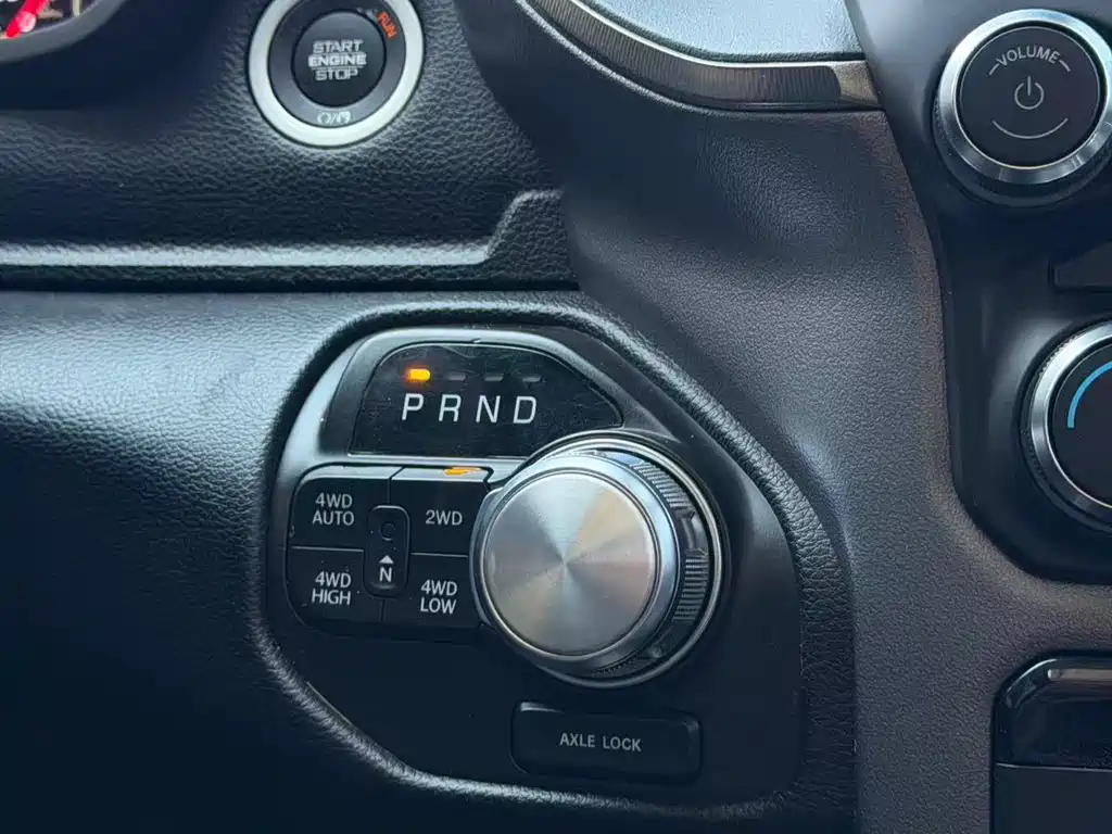 RAM Trucks 5.7 L Auto