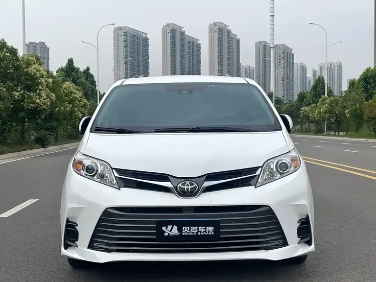 Toyota SIENNA 3.5 L US Spec