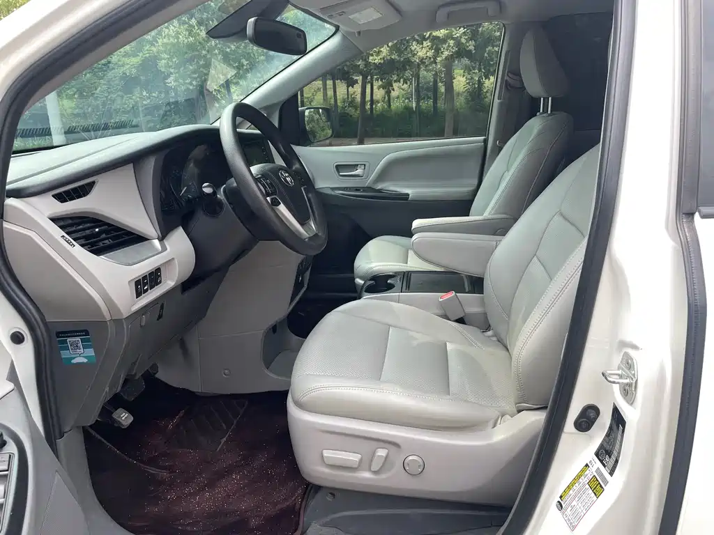 SIENNA 3.5 L US Spec