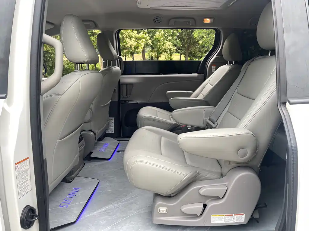 SIENNA 3.5 L US Spec