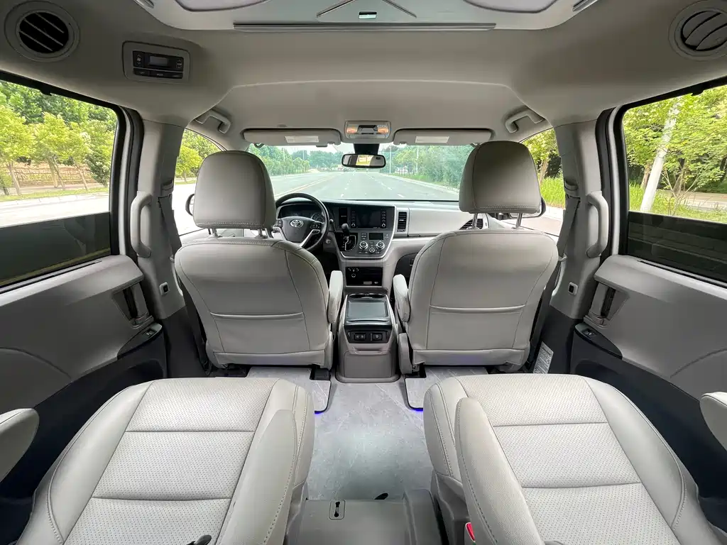 SIENNA 3.5 L US Spec