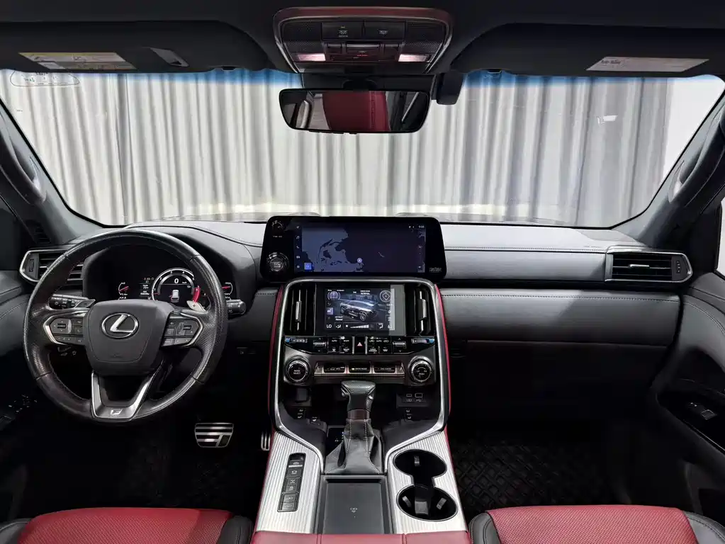 Lexus LX 600