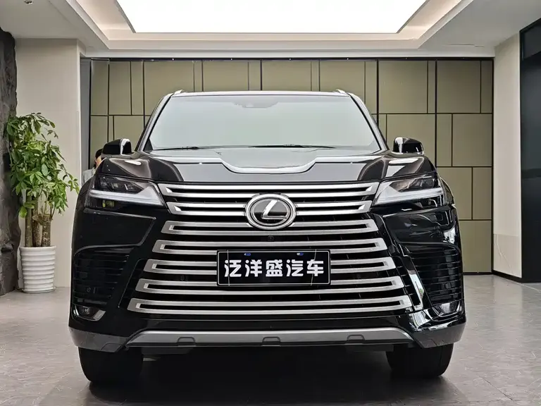 Lexus LX 600