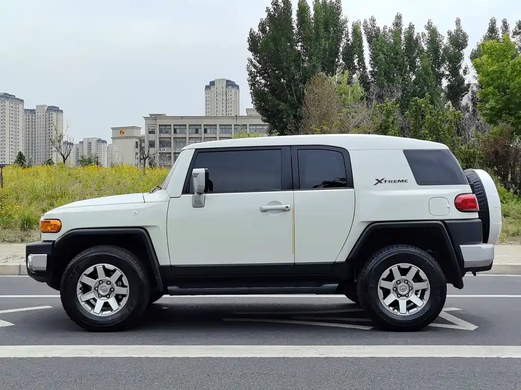 FJ Cruiser 4.0 L Middle East