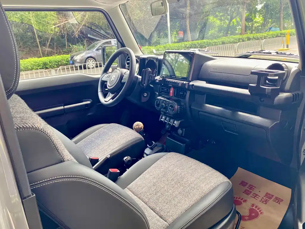 Jimny (Import) 1.5 L Manual
