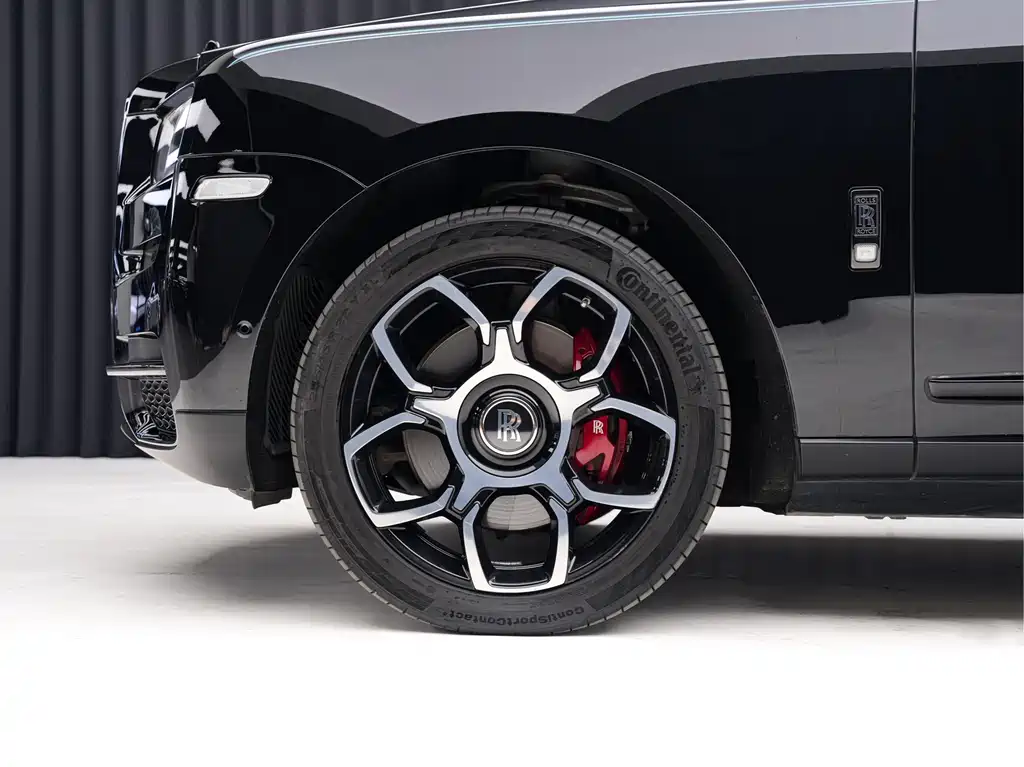 Cullinan Black Badge