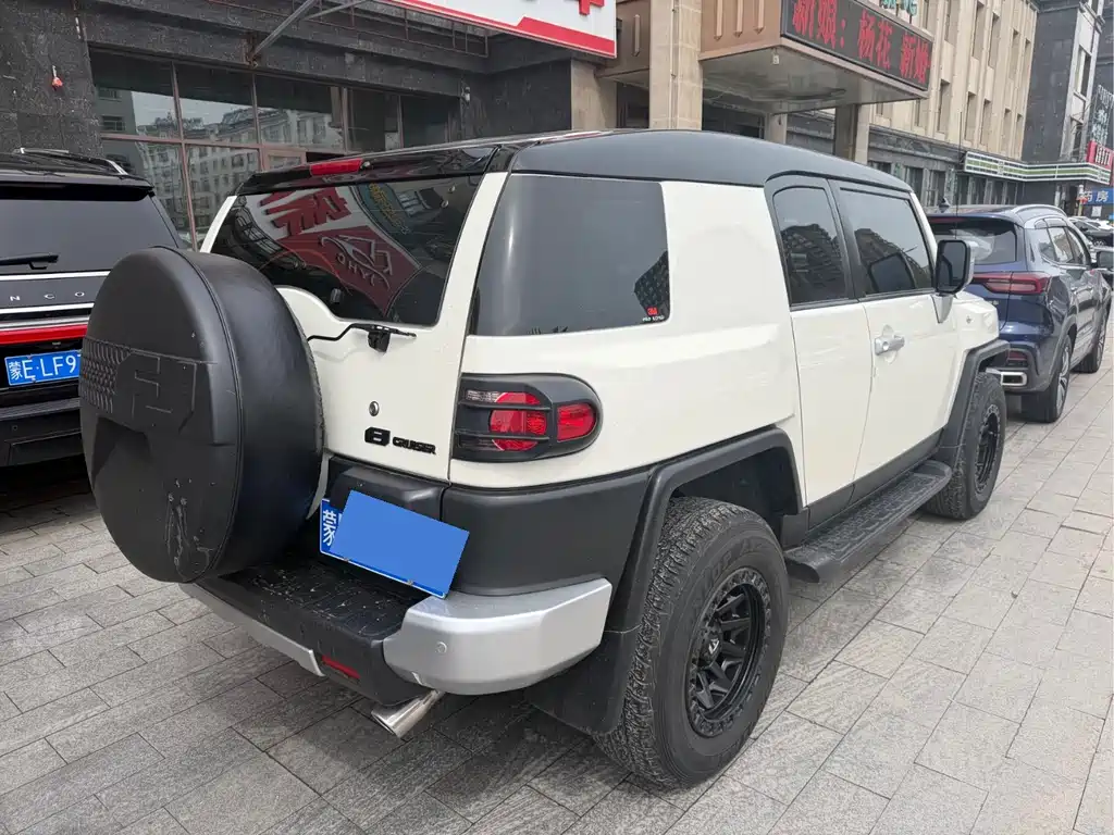 FJ Cruiser 4.0 L Middle East