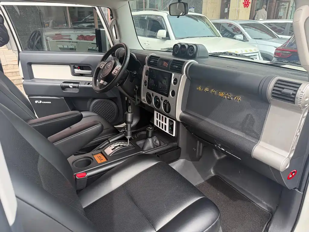 FJ Cruiser 4.0 L Middle East
