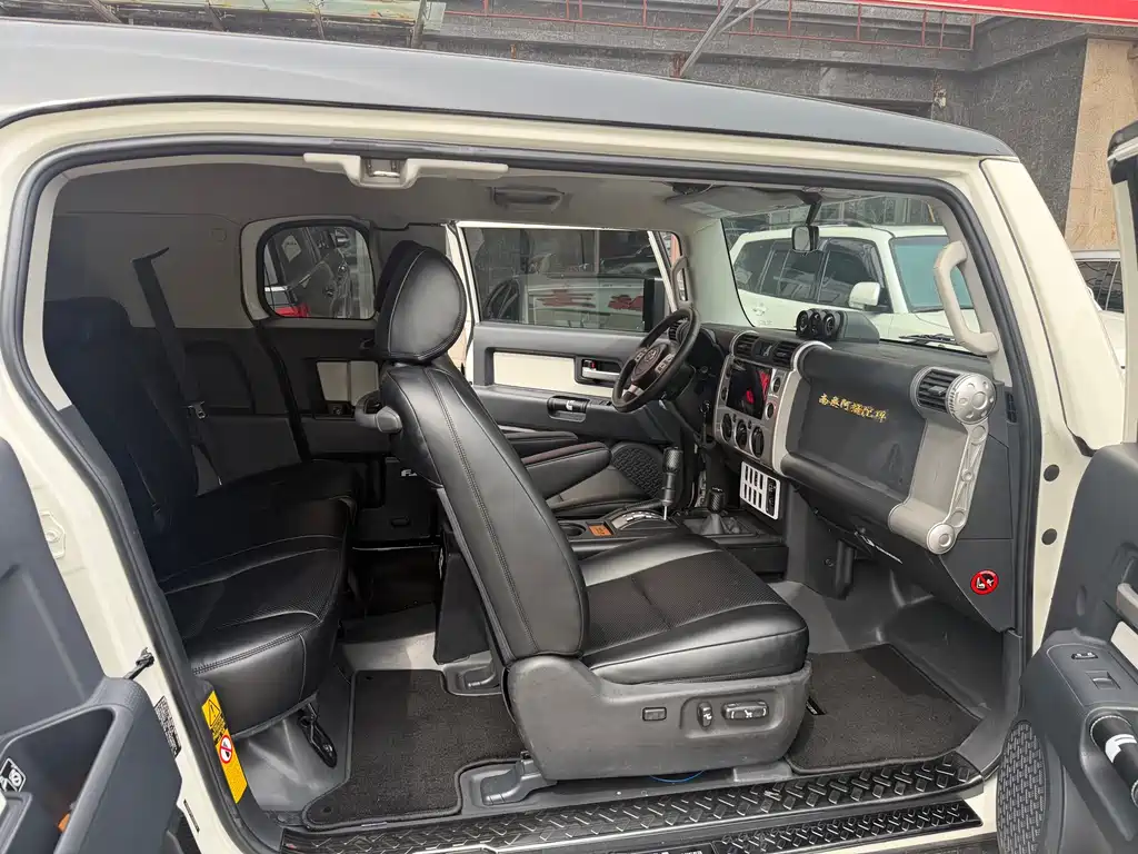 FJ Cruiser 4.0 L Middle East