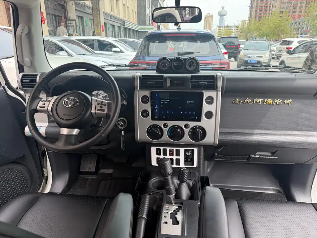 FJ Cruiser 4.0 L Middle East