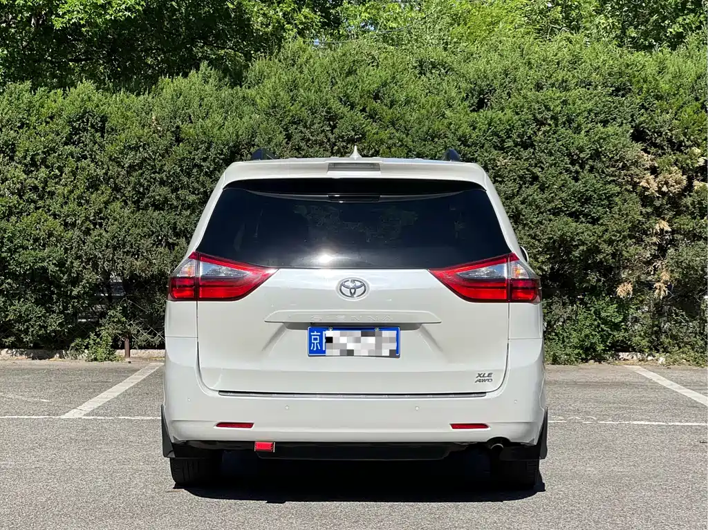 SIENNA 3.5 L Auto