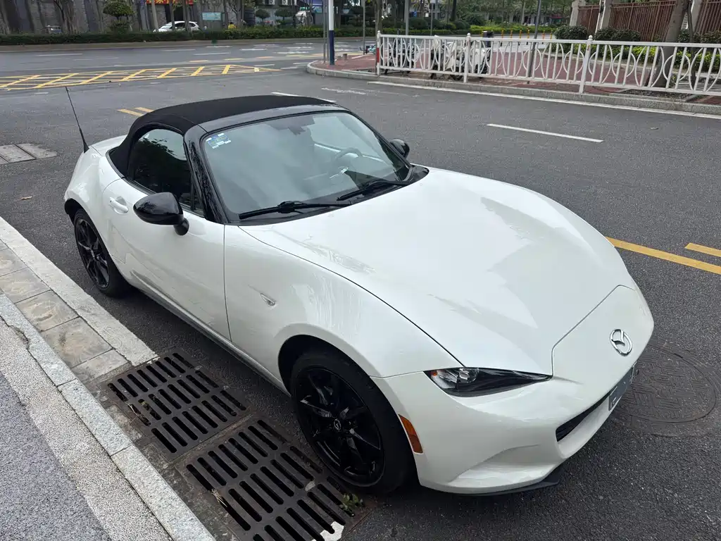 Mazda MX-5 马自达MX-5 2023款 2.0 L 手动