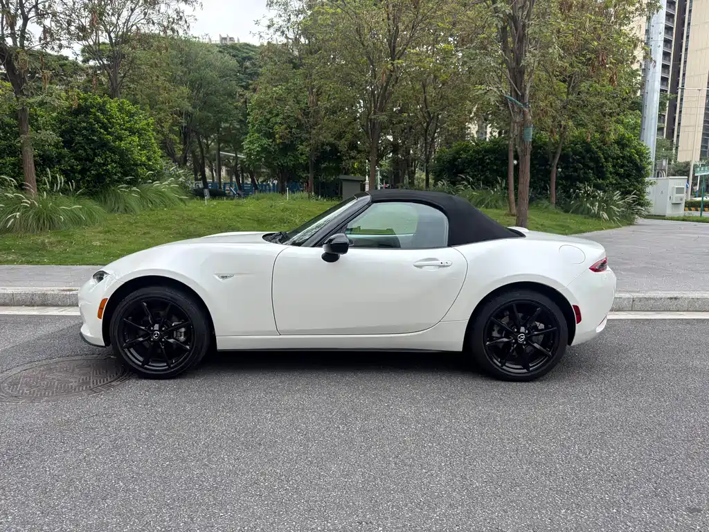 Mazda MX-5 马自达MX-5 2023款 2.0 L 手动