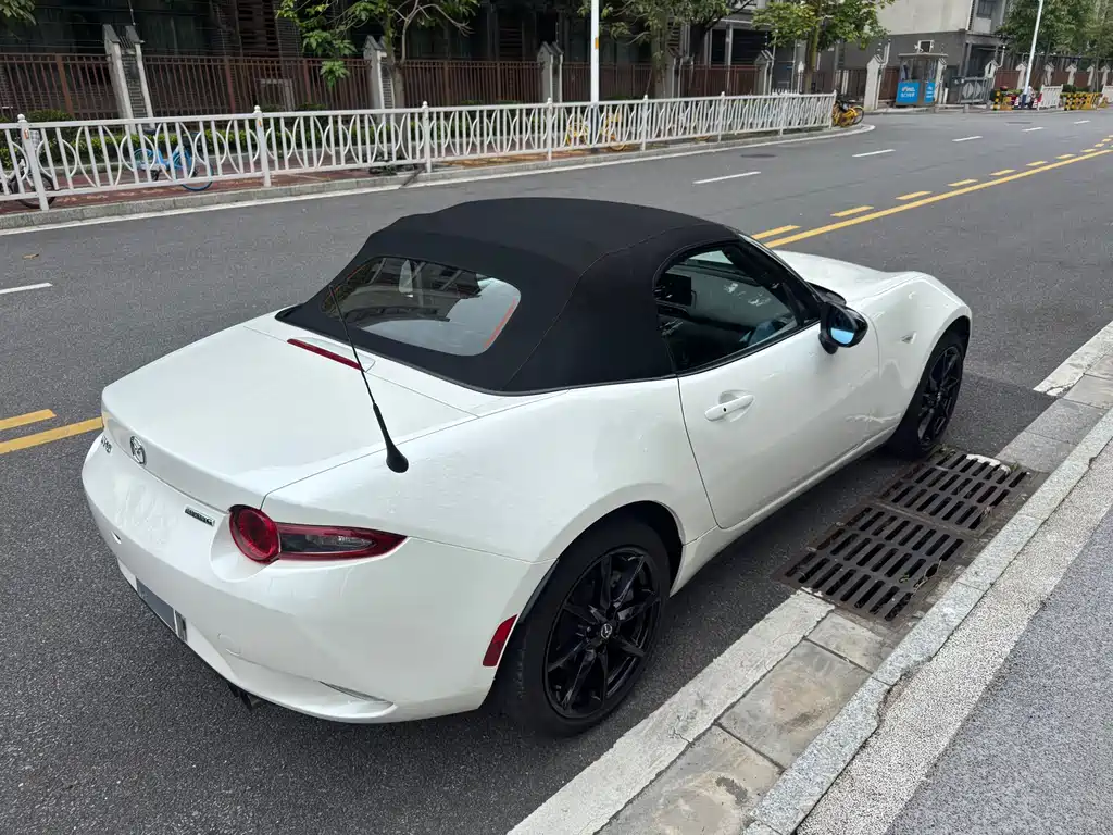 Mazda MX-5 马自达MX-5 2023款 2.0 L 手动