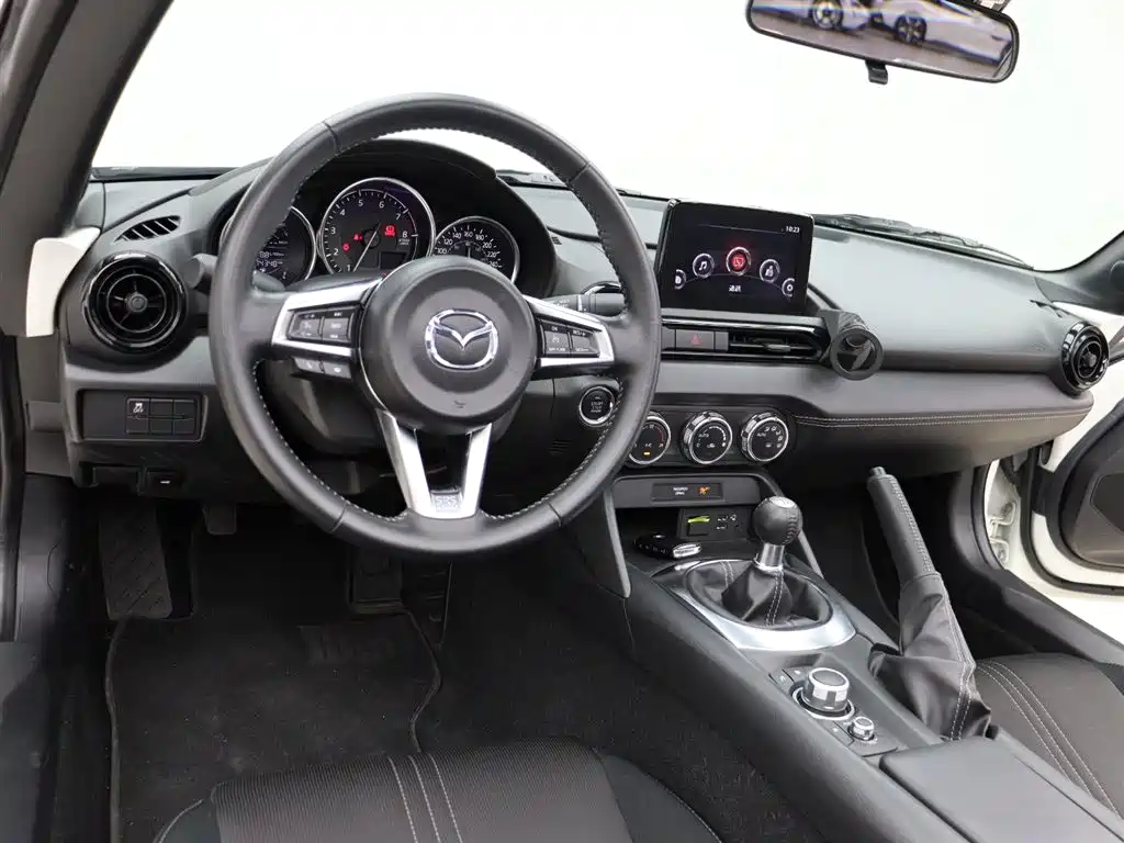 Mazda MX-5 马自达MX-5 2021款 2.0 L 手动