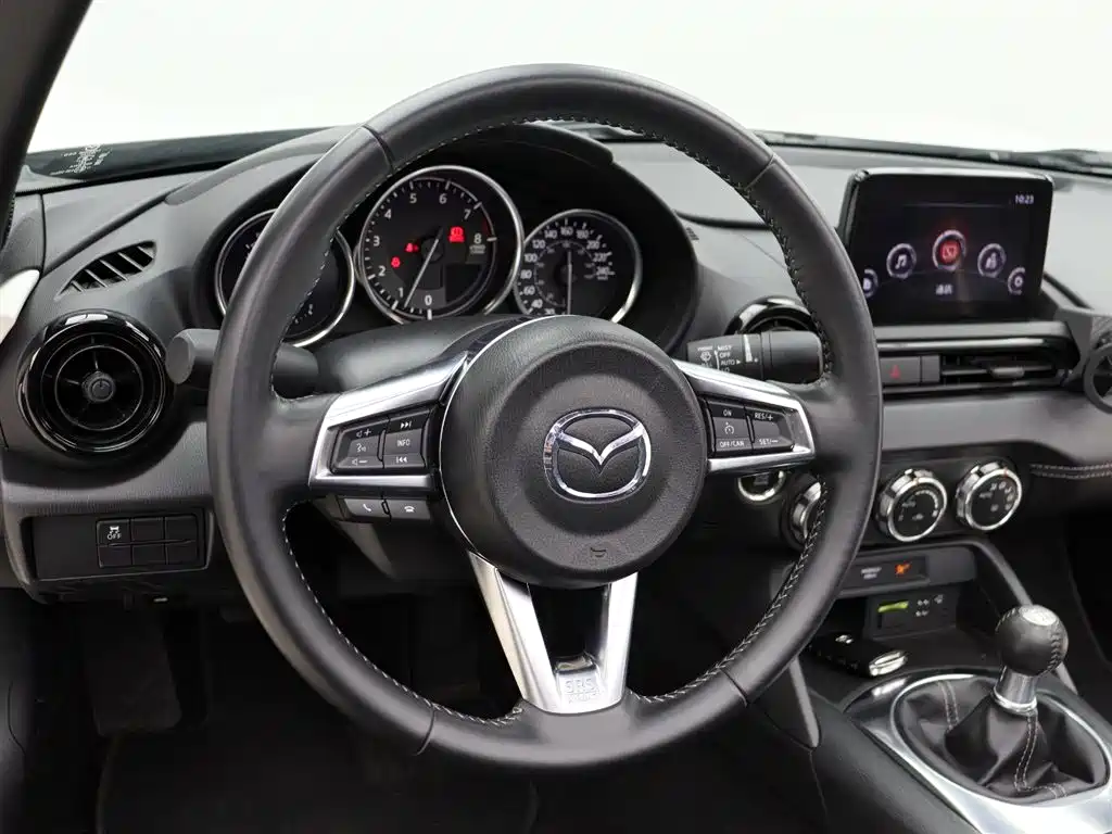 Mazda MX-5 马自达MX-5 2021款 2.0 L 手动