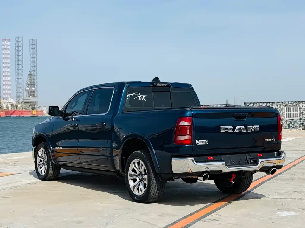 RAM Trucks RAM Trucks 2024款 1500 5.7 L