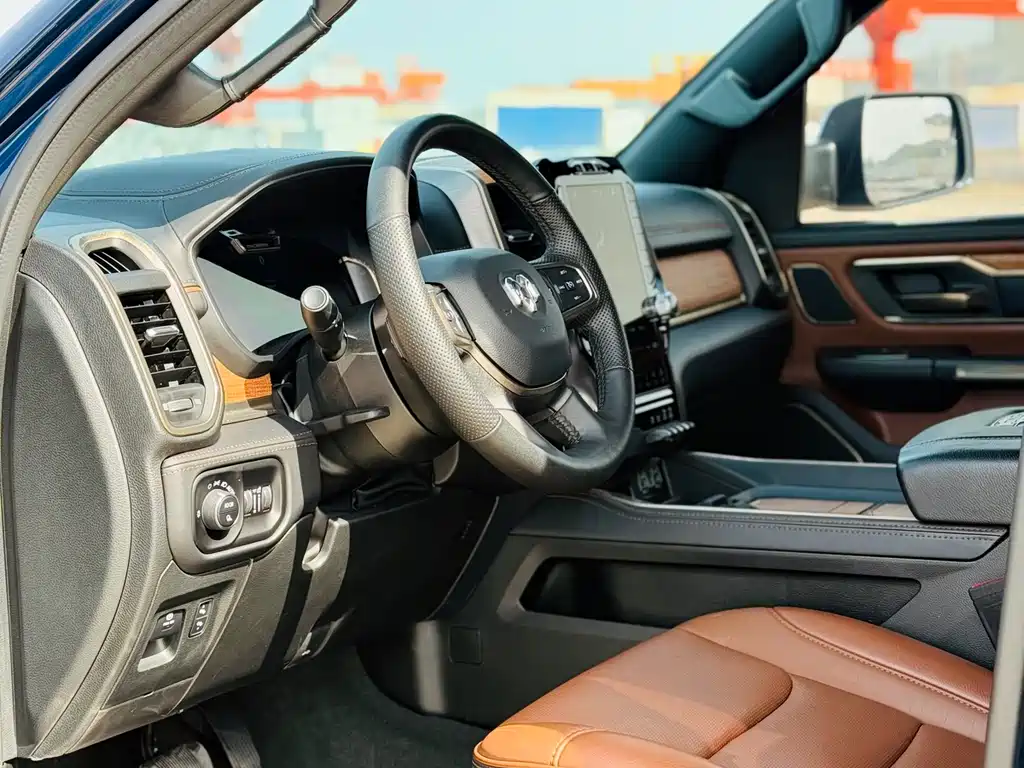 RAM Trucks RAM Trucks 2024款 1500 5.7 L