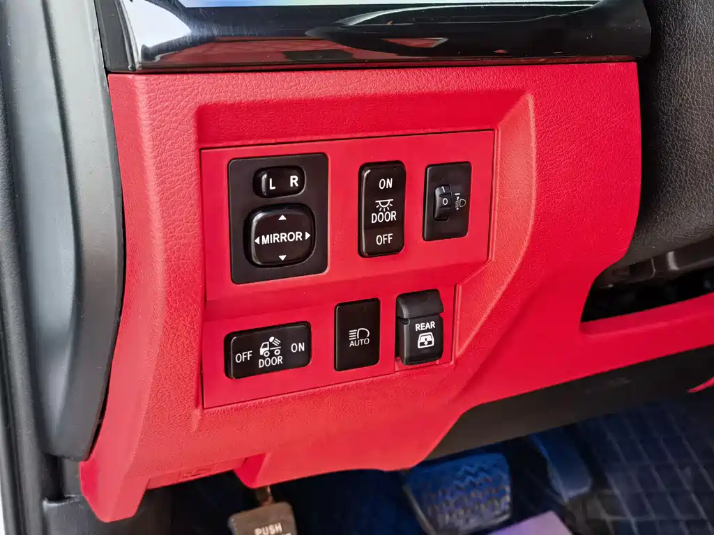 Tundra 坦途 2020款 5.7 L 加规版