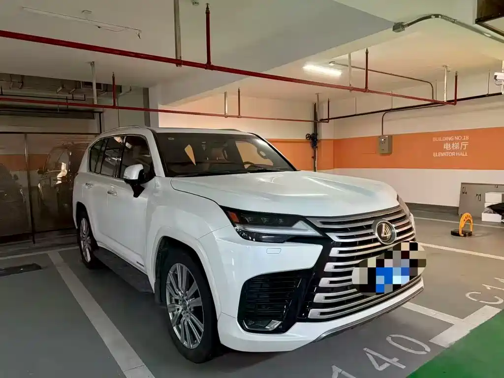 Lexus LX 600 Middle East